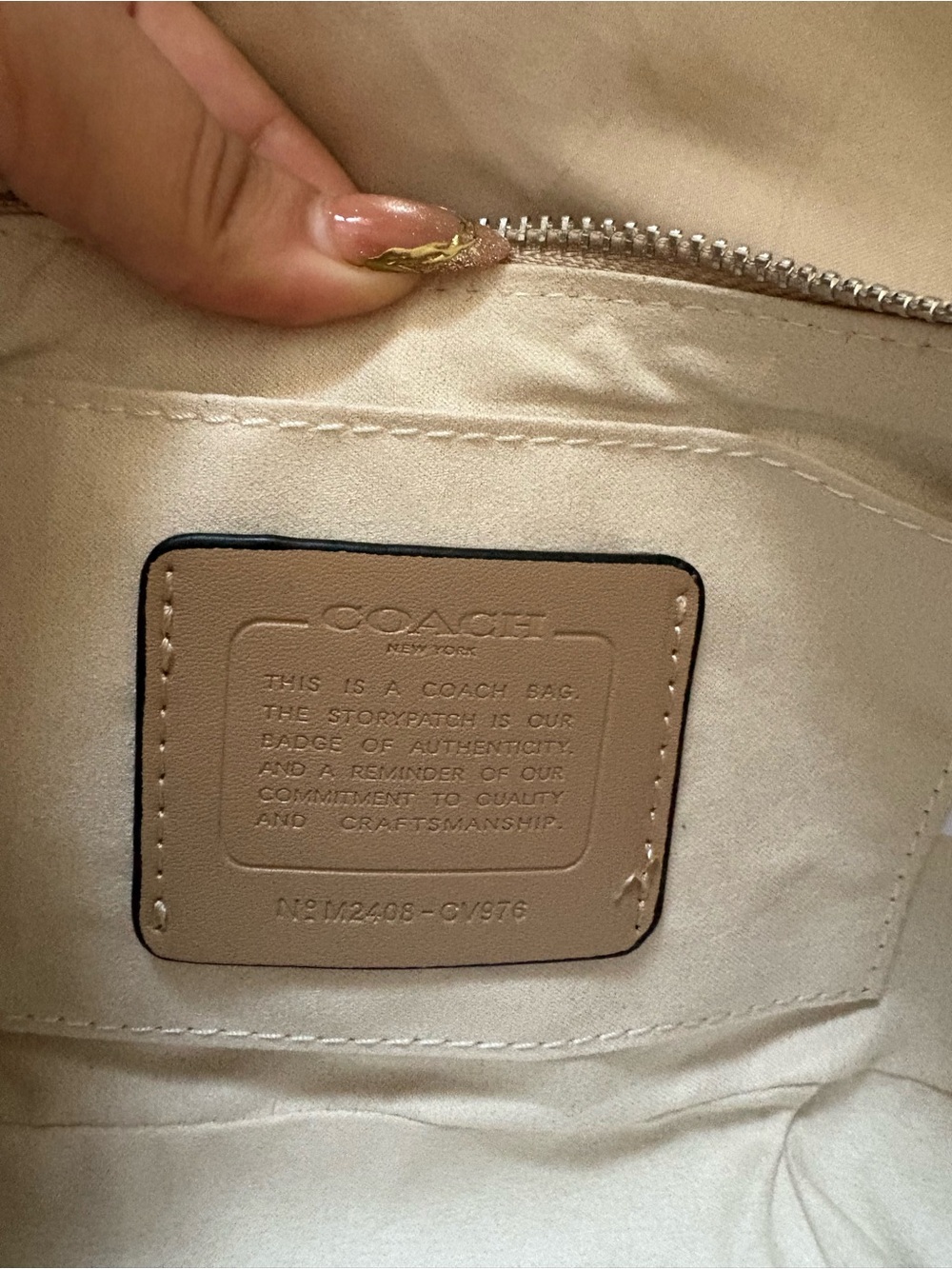 Coach Signature Canvas Shoulder Bag in Light Beige and Cream - Picture 4 of 6